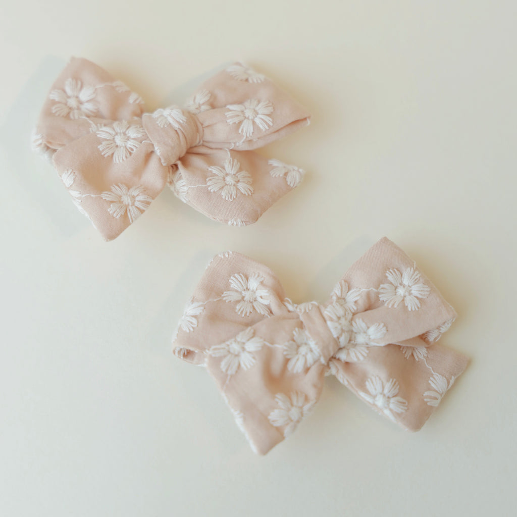 DREAMY BOW